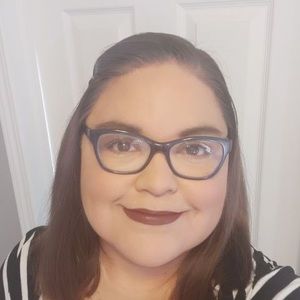 Meet your Posher, Lola